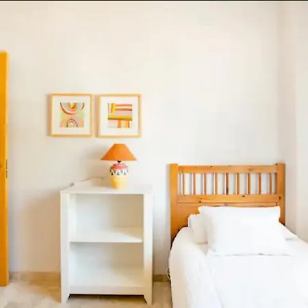 La Casa De Marilo Homestay *